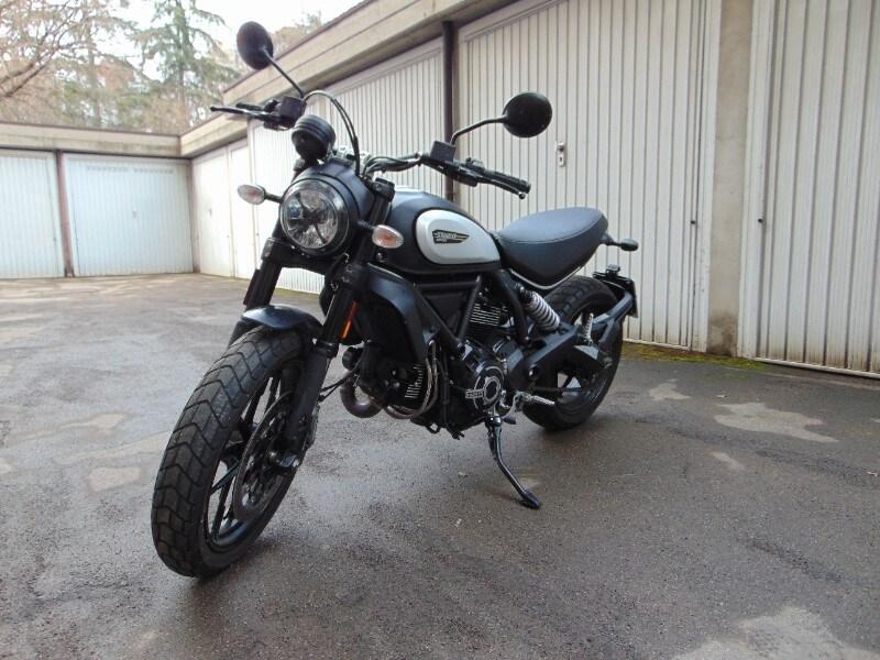 Ducati Scrambler Icon Dark