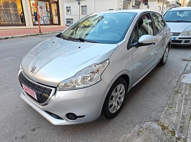 PEUGEOT 208 1.4 HDi 68 CV 5 porte - 2014