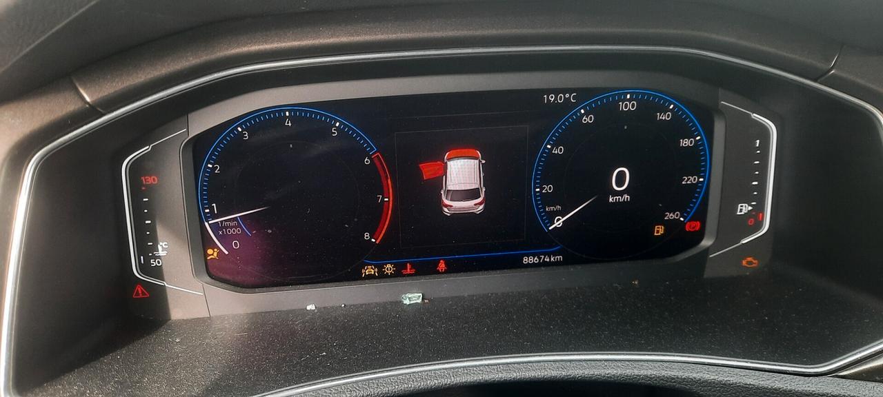 Volkswagen T-Roc cc15 150cv benzina anno 2018