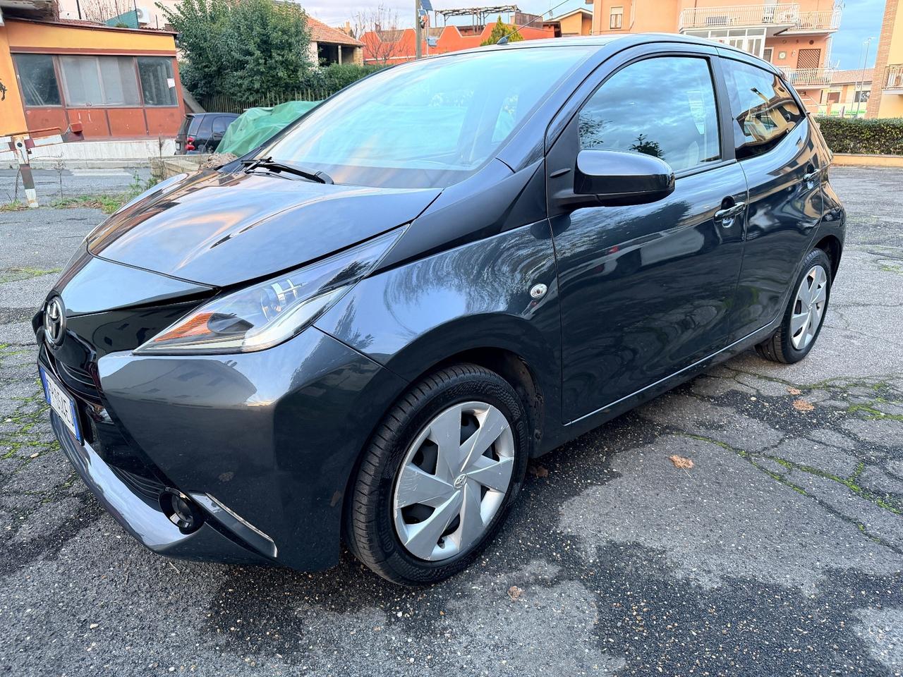 Toyota Aygo 1.0 VVT-i 69 CV 5 porte x-business