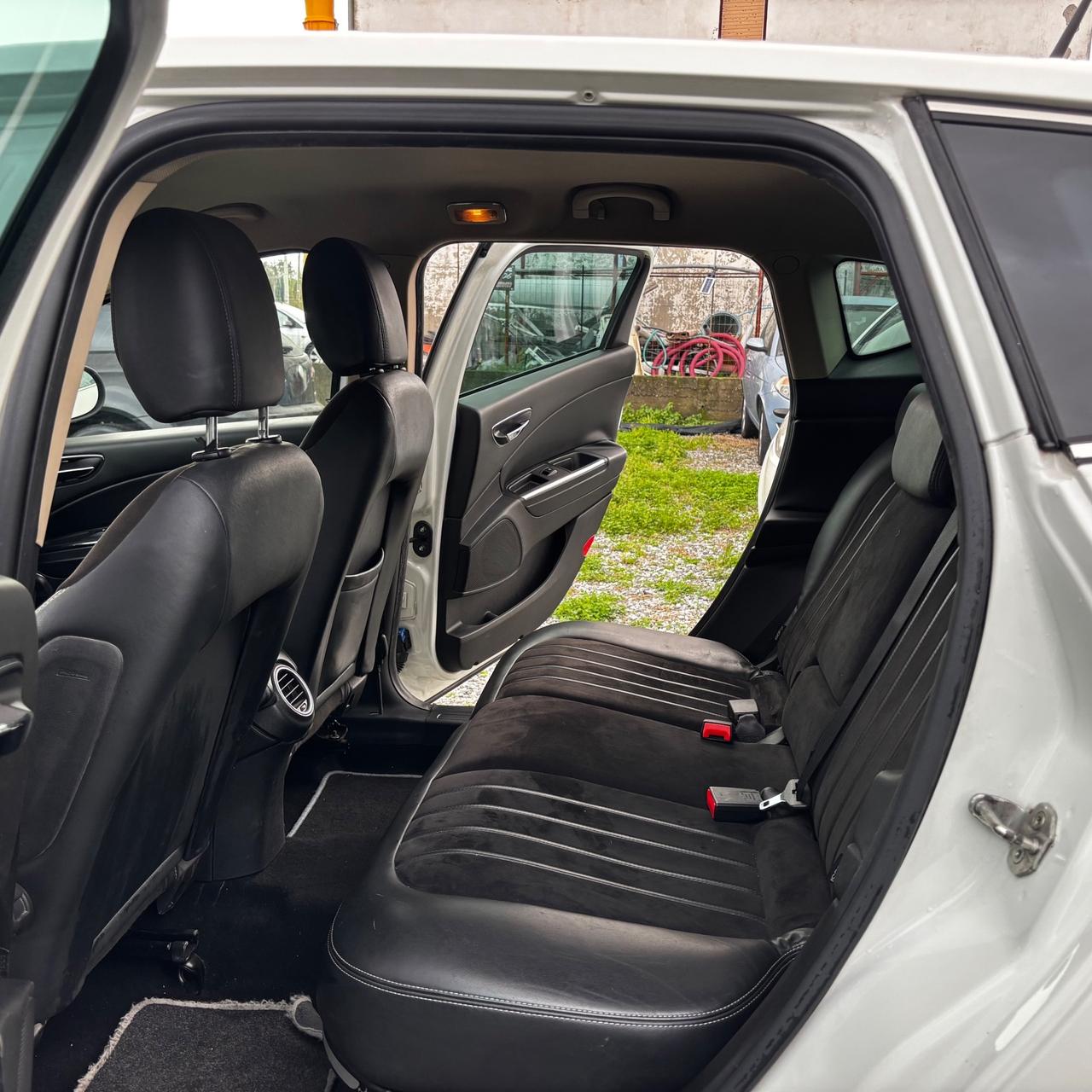 Lancia Delta 1.6 MJT DPF 105 CV Gold