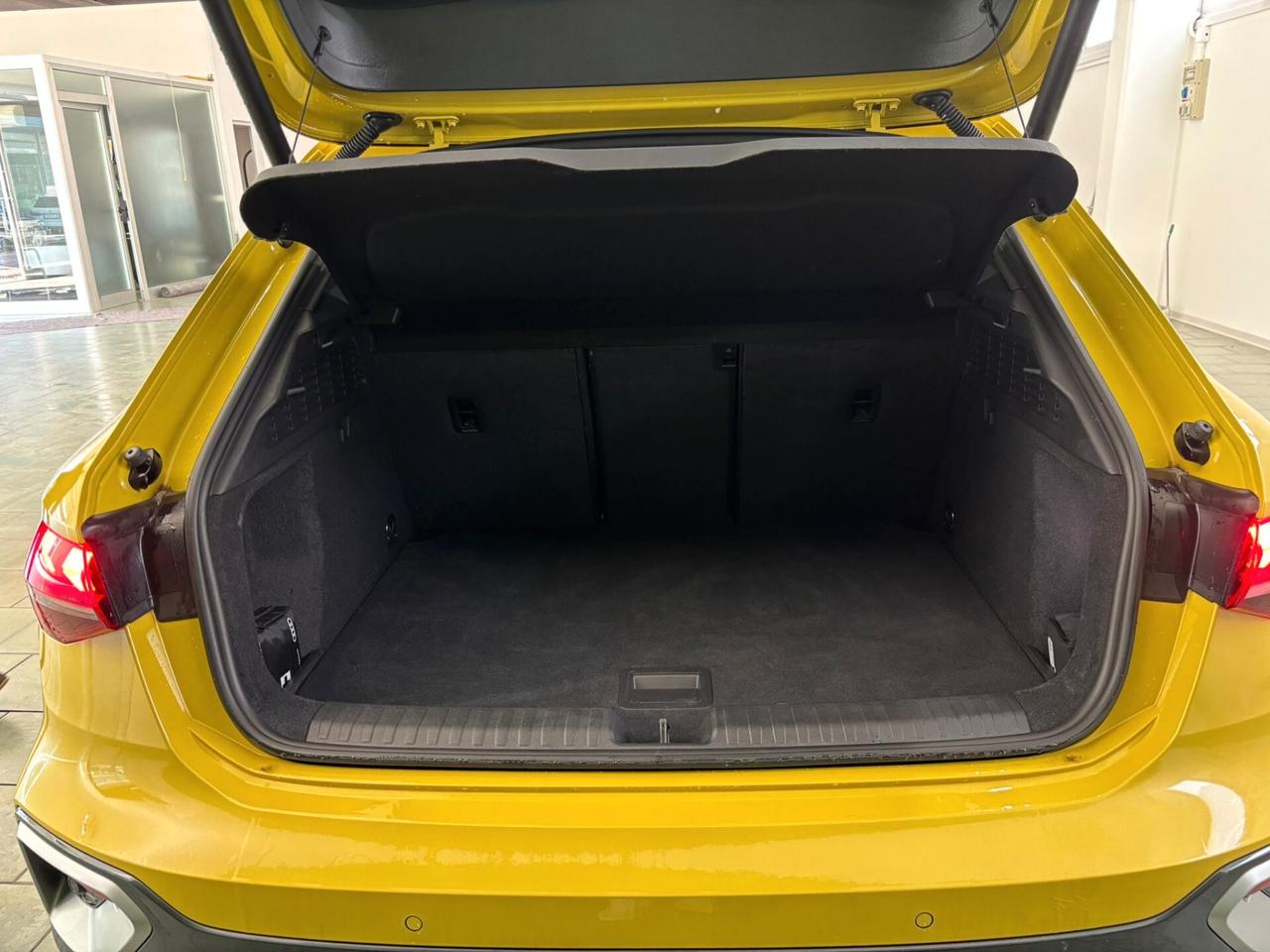 Audi A3 allstreet 35 TFSI S tronic Identity Contrast