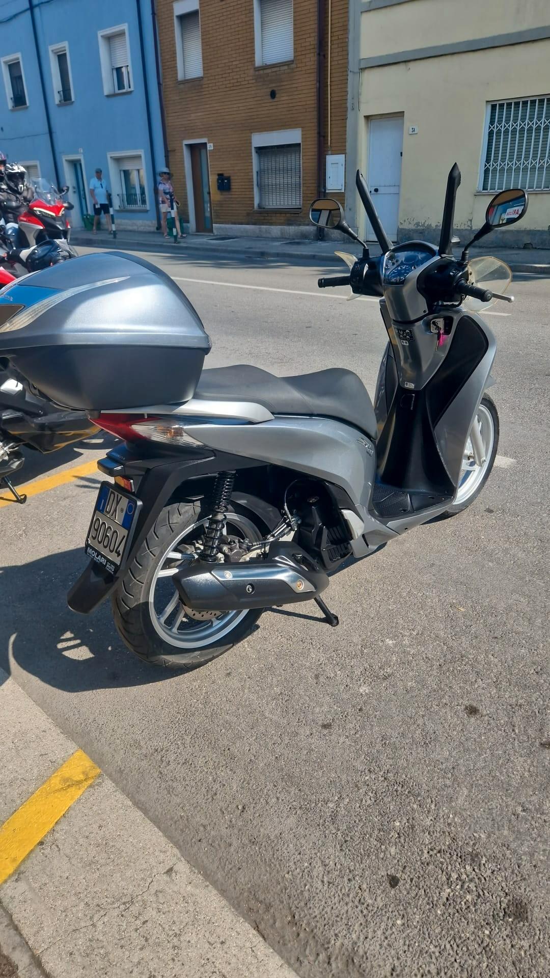 HONDA SH 125 ANNO 09/2015