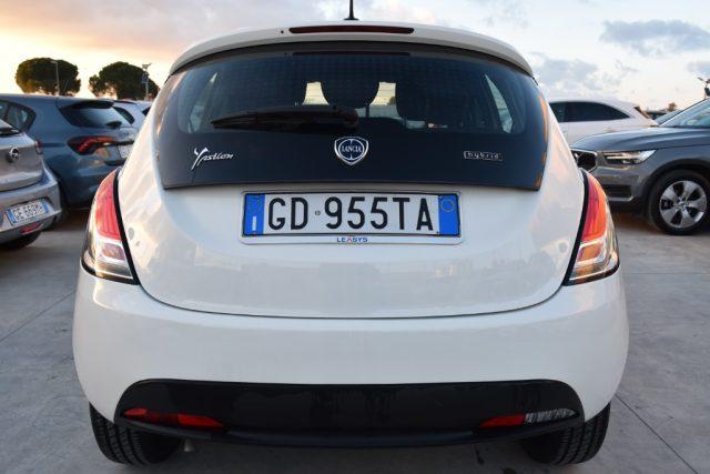 LANCIA Ypsilon 1.0 FireFly 5 porte S&S Hybrid Ecochic Silver