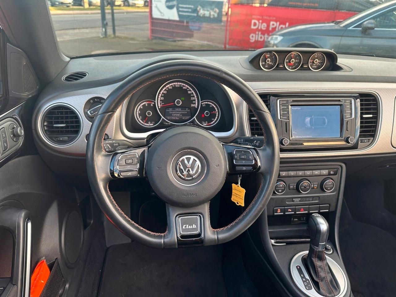 Volkswagen Maggiolino Cabrio 2.0 TDI DSG Club BlueMotion Technology