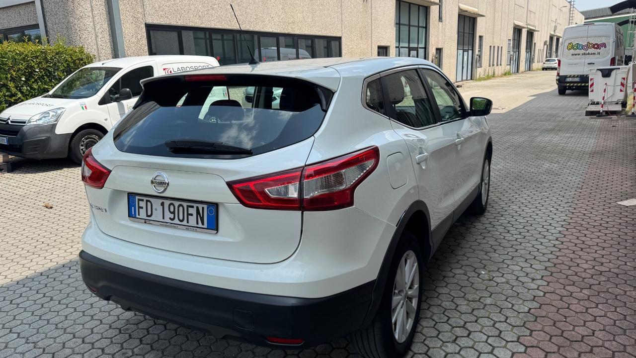 Nissan Qashqai 1.6 dCi 2WD Visia automatica Euro 6