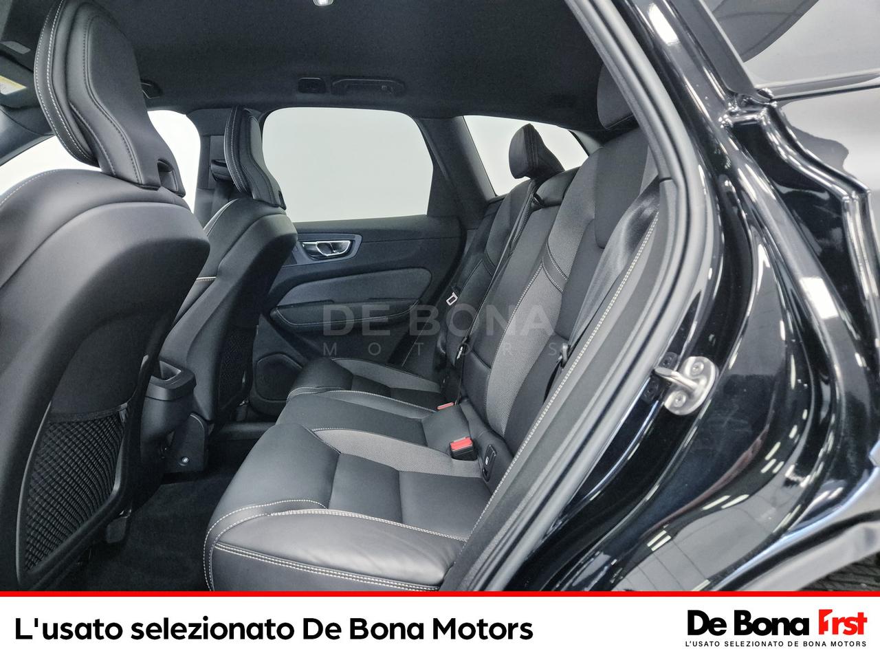 Volvo XC60 2.0 b4 plus dark awd auto