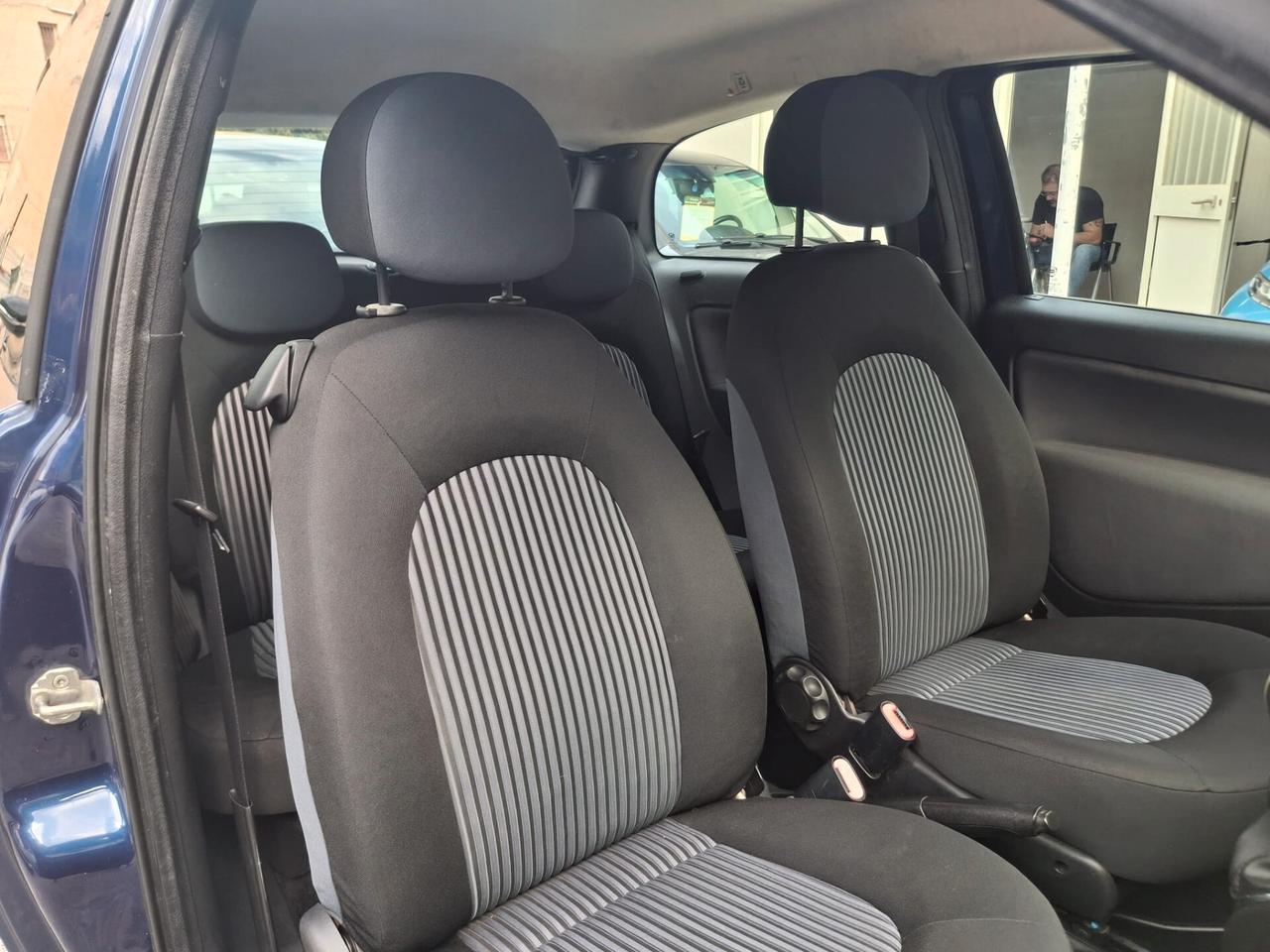 Lancia Ypsilon 1.3 MJT 90 CV Oro