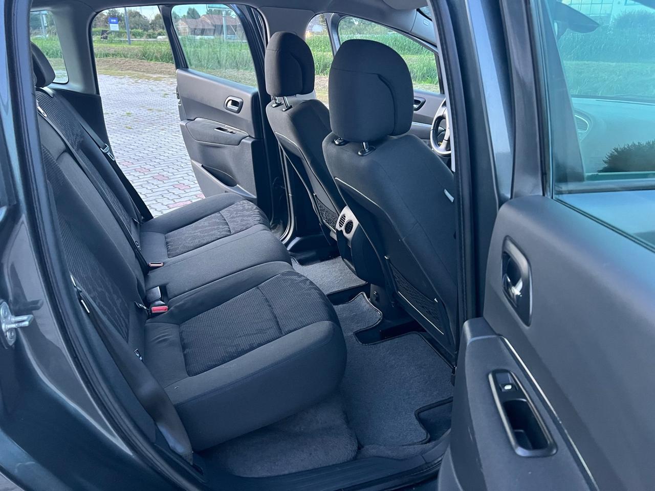 Peugeot 3008 1.6 HDi 115CV Business