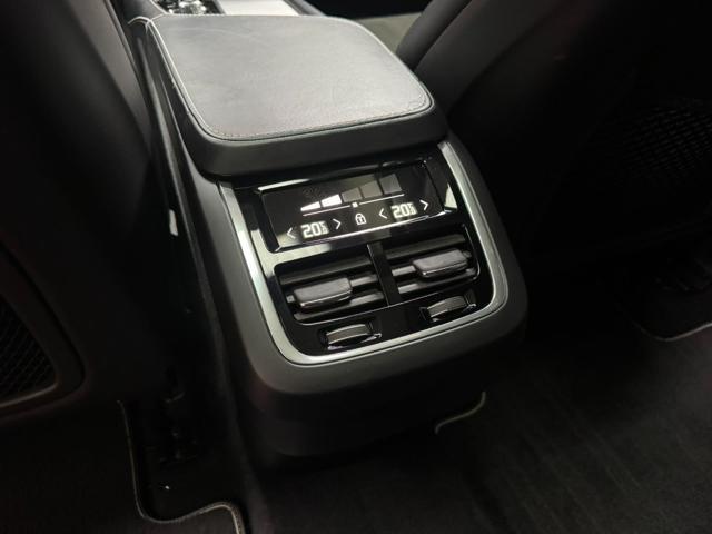 VOLVO XC90 B5 (d) AWD R-design Tetto Panoramico 5 Posti