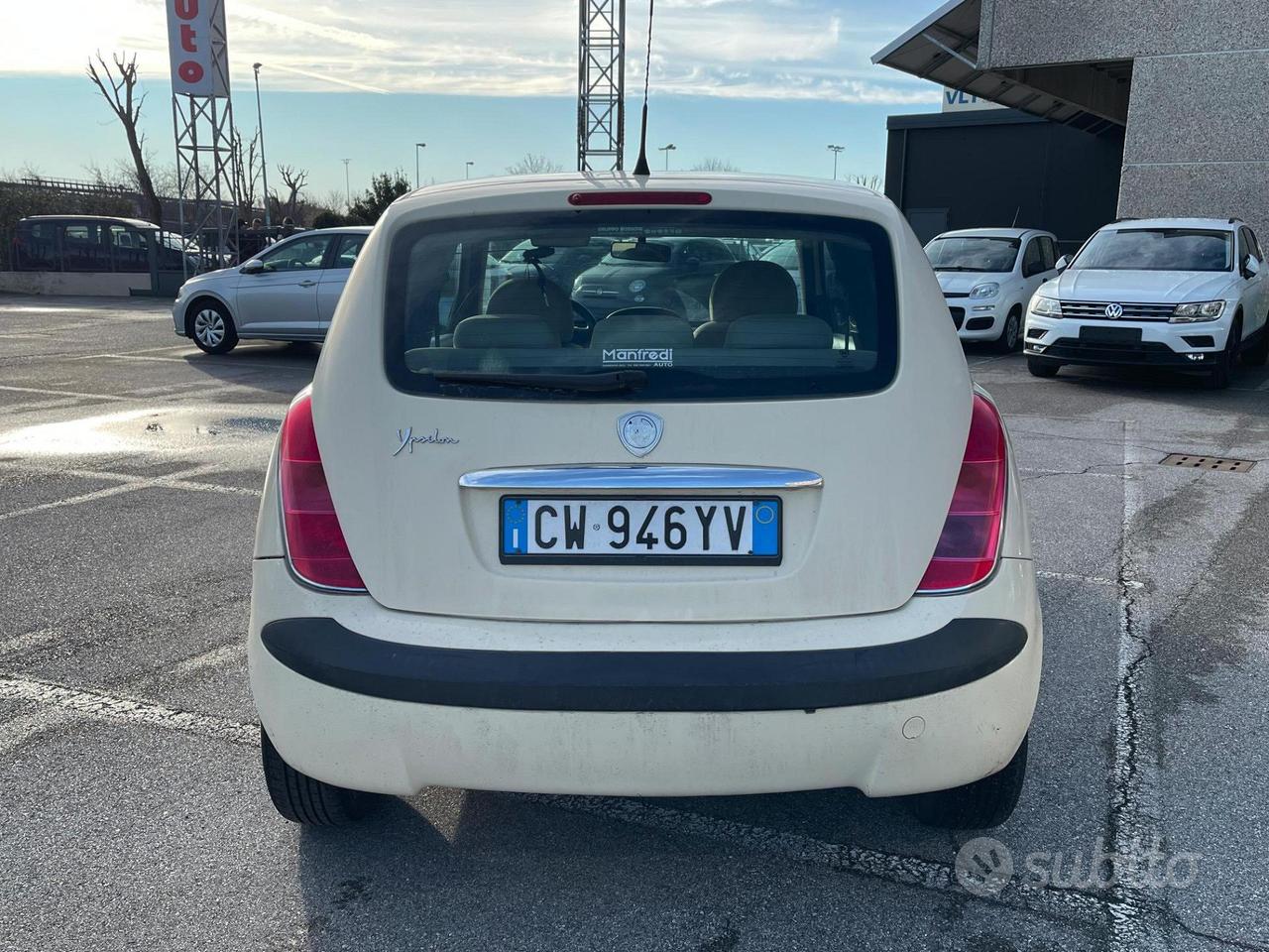 Lancia Ypsilon 3 Porte Ypsilon 1.2 16v Argento GPL