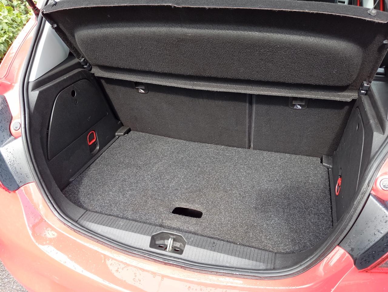 Opel Corsa 1.4 5 porte Cosmo Permute