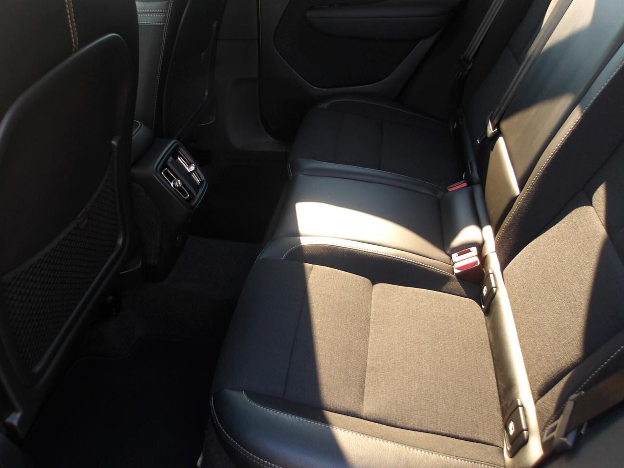 VOLVO XC40 4WD-AUTO-RETROC-2019