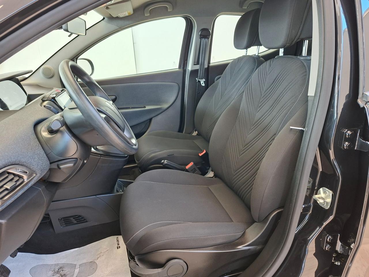 Lancia Ypsilon 1.0 FireFly 5 porte S&S Hybrid Gold