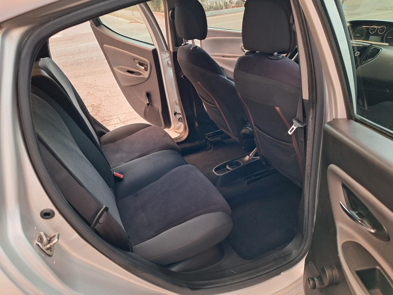 Lancia Ypsilon 1.3 MJT 16V 95 CV 5 porte S&S Platinum NEOPATENTATI CATTENA NUOVA E5B