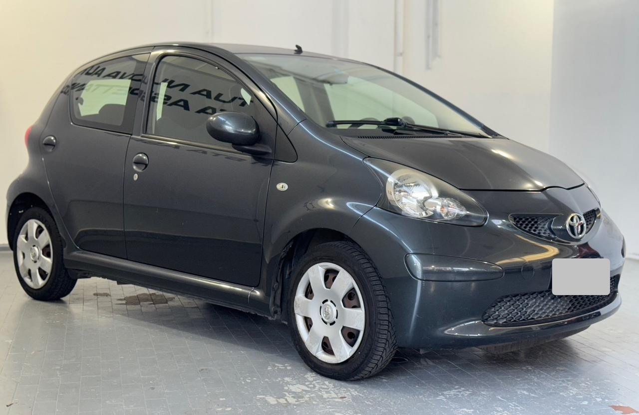 Toyota Aygo 1.0 12V VVT-i 5 porte Sol