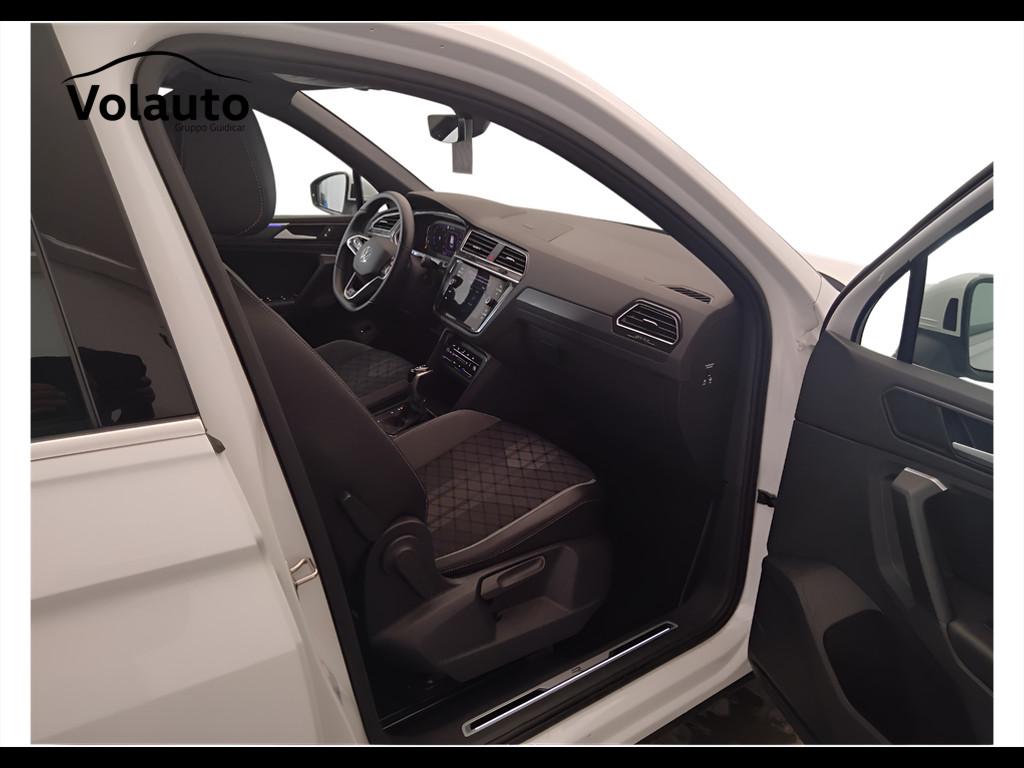 VOLKSWAGEN Tiguan II 2021 - Tiguan 1.5 tsi R-Line 150cv dsg