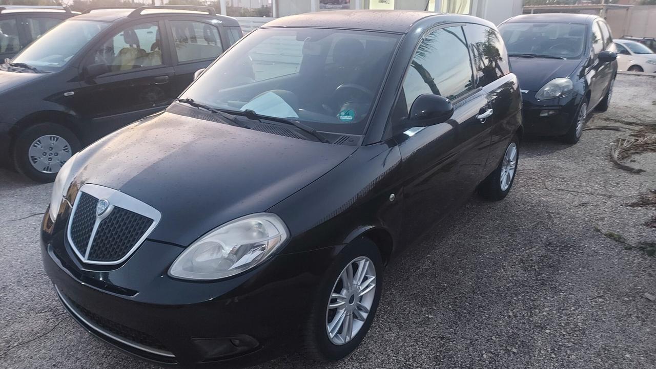 Lancia Ypsilon 1.2 69 CV Diva