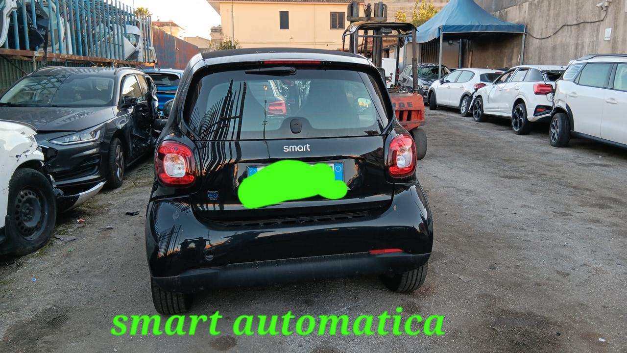 Smart ForTwo incidentata sinistrata mondialcars 022