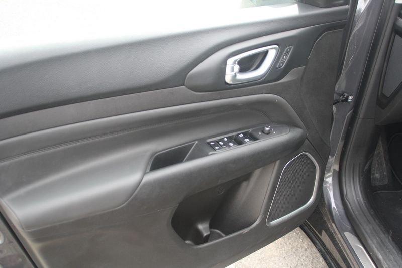 Jeep Compass e-Hybrid 1.5 Turbo MHEV T4 96kW Summit DDCT
