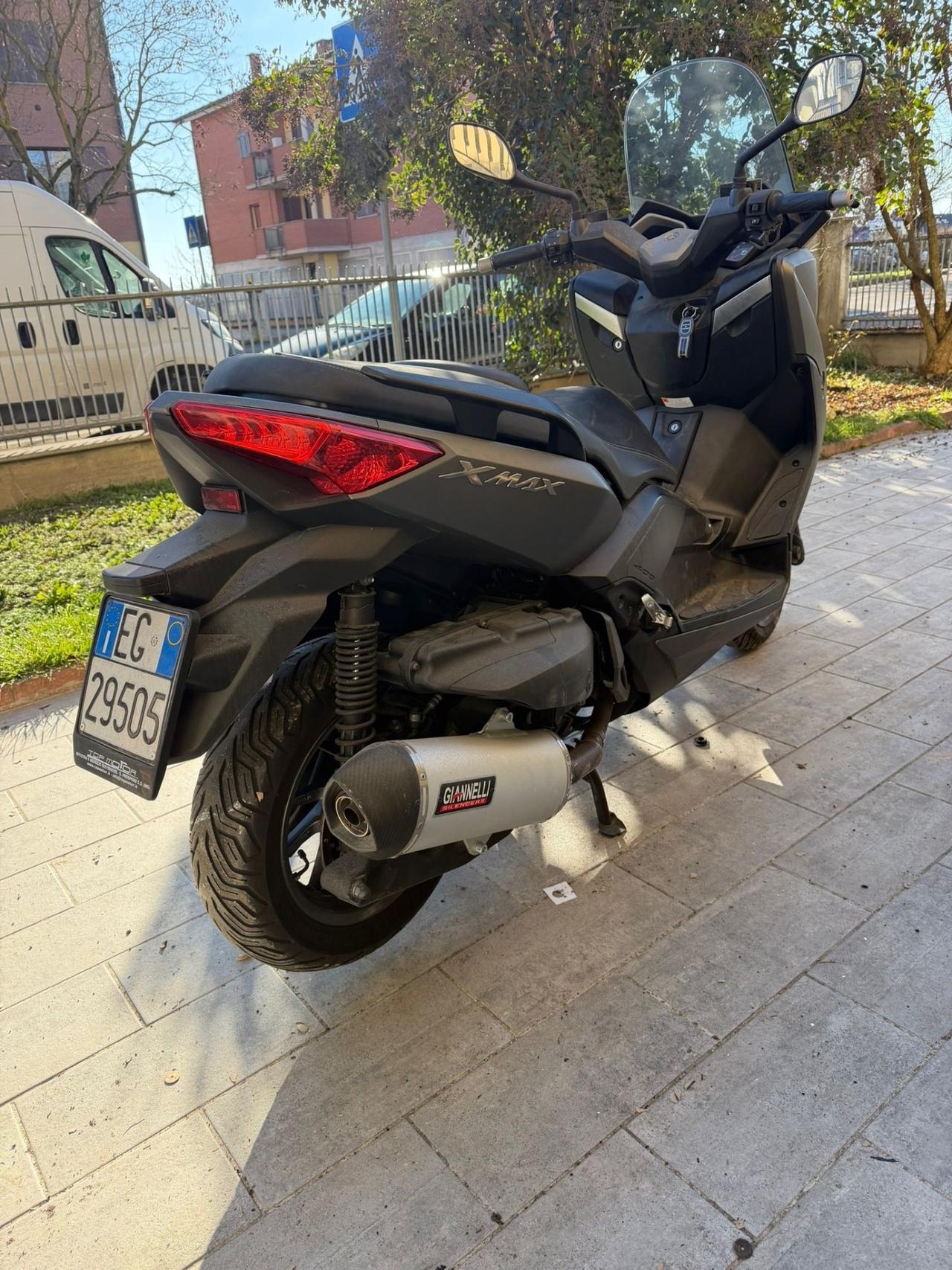 Yamaha X-Max 400