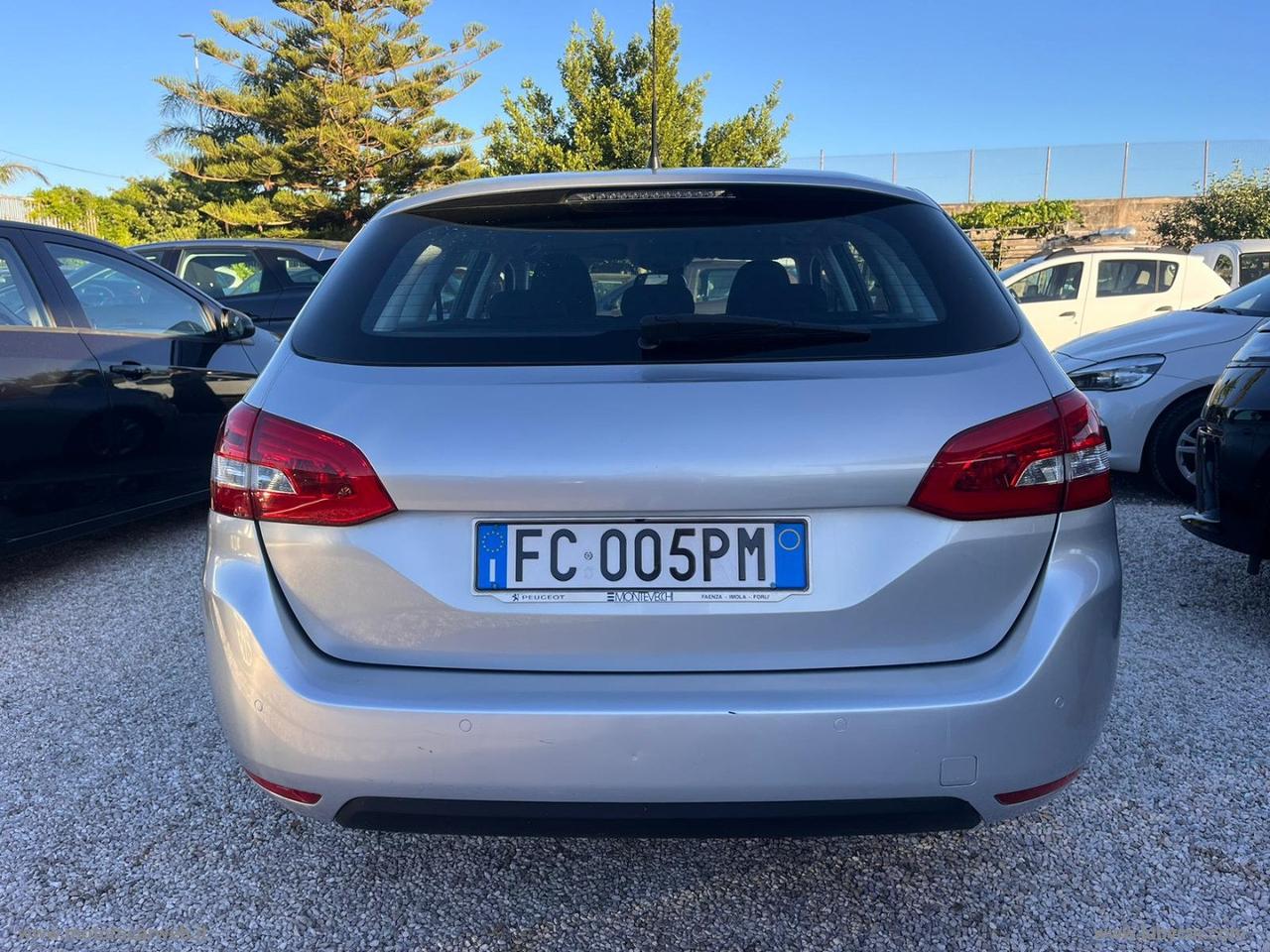 PEUGEOT 308 BlueHDi 120 S&S Business