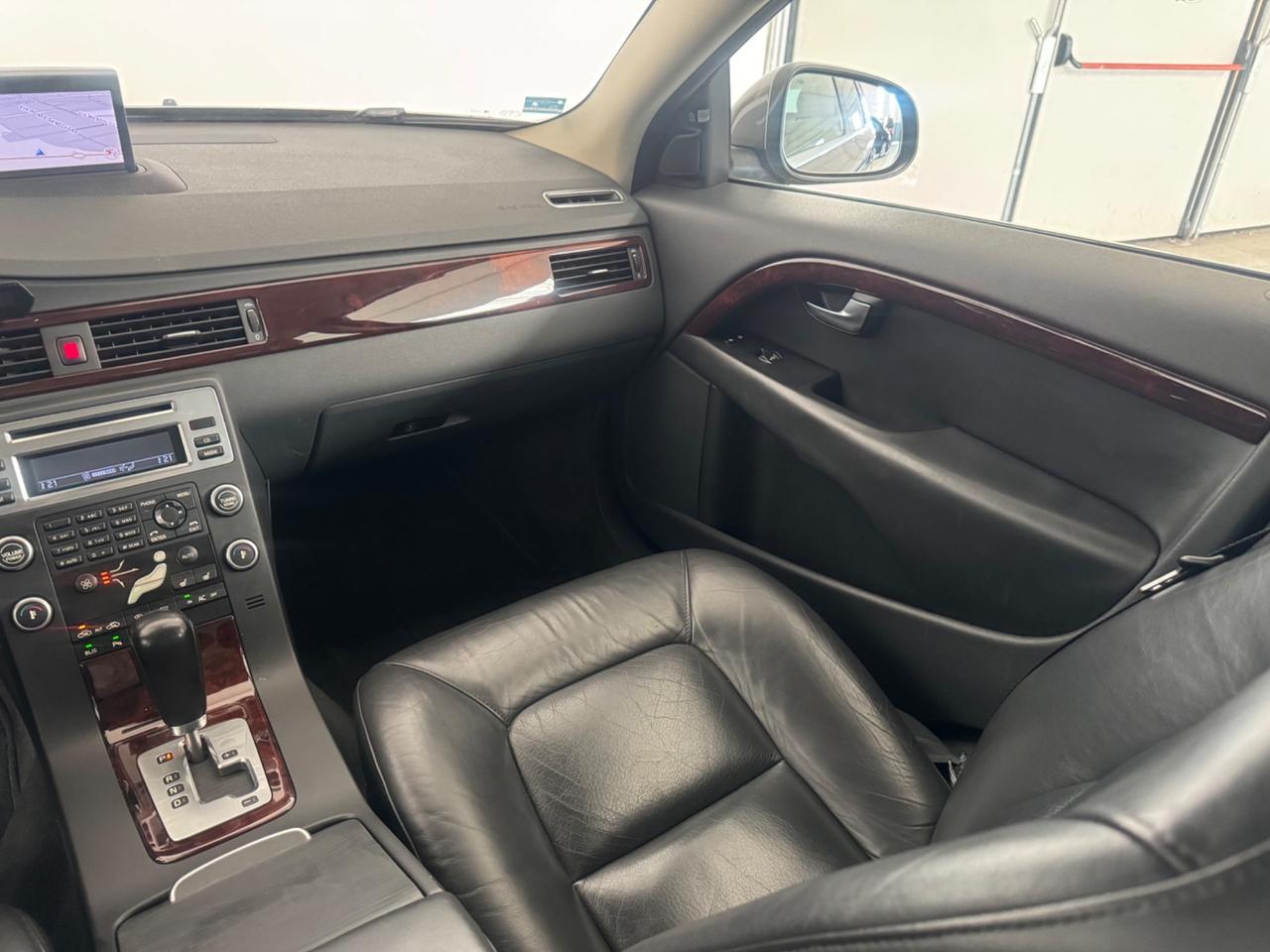 Volvo V70 2.4 D5 Summum