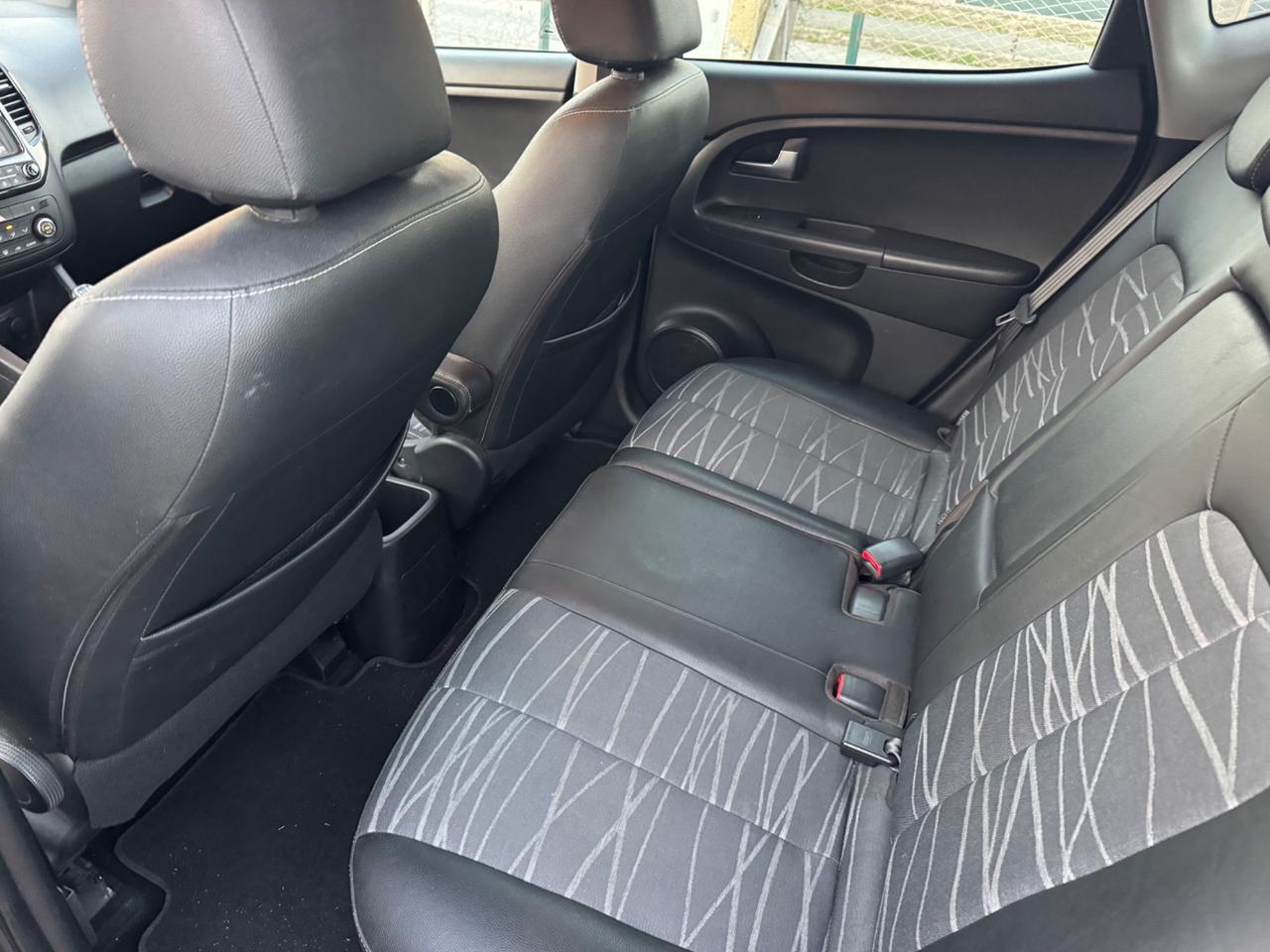 Kia Venga 1.4 CRDi 90CV Cool NEOPATENTATI