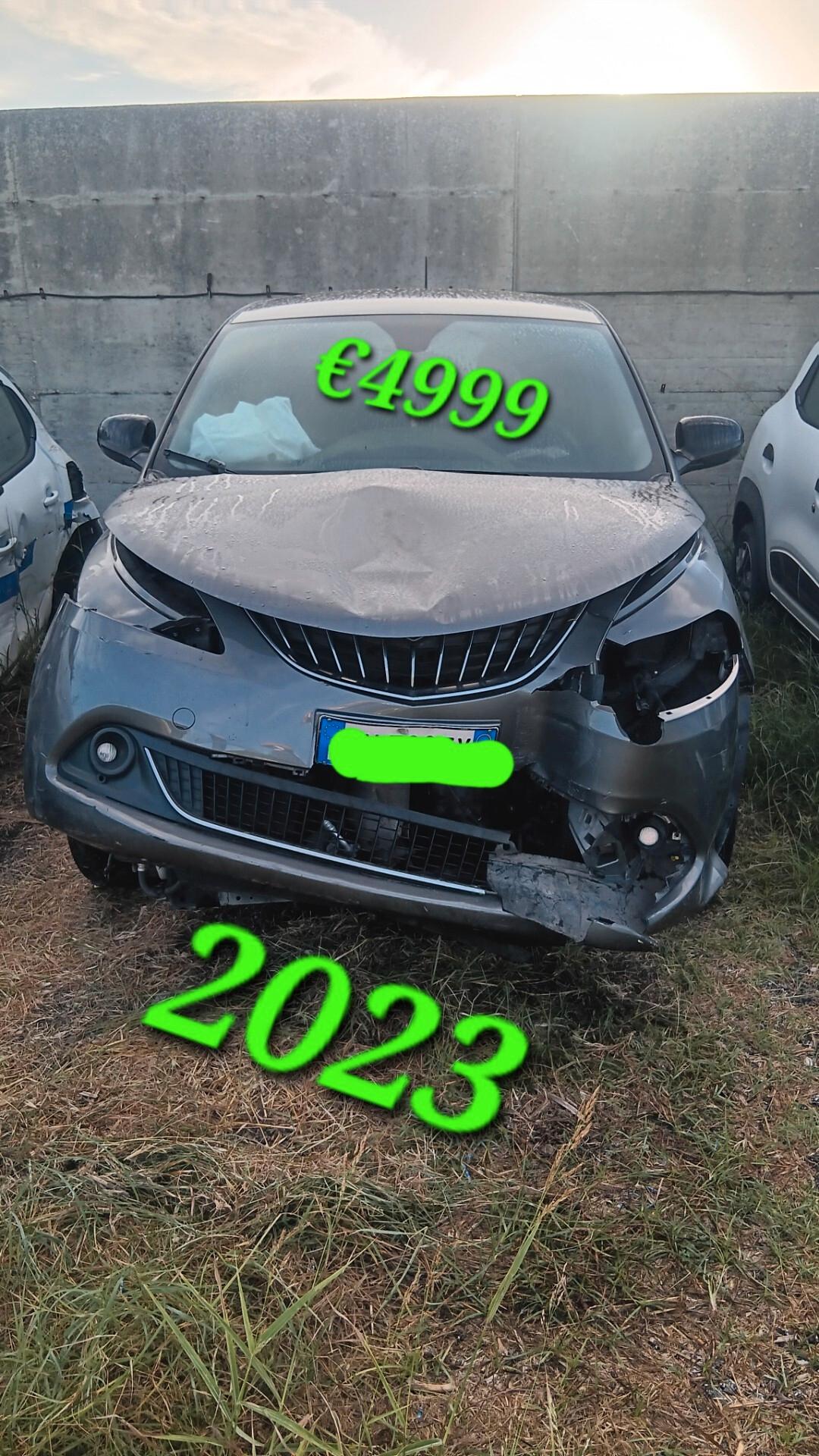 LANCIA YPSILON INCIDENTATA SINISTRATA MONDIALCARS 023
