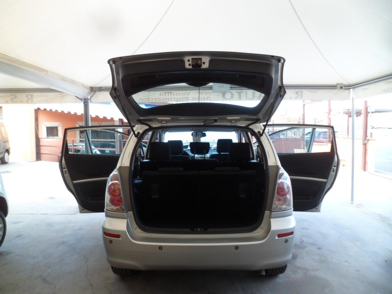 Toyota Corolla Verso 2.0 16V D-4D 7 posti full 05