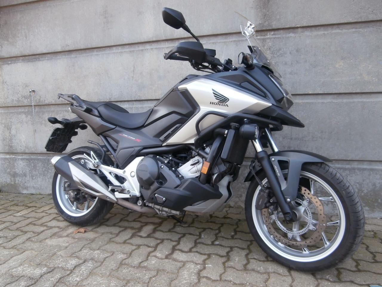 Honda NC 750 X DTC ABS Travel Edition del 2018 trapasso, tagliando e garanzia inclusi