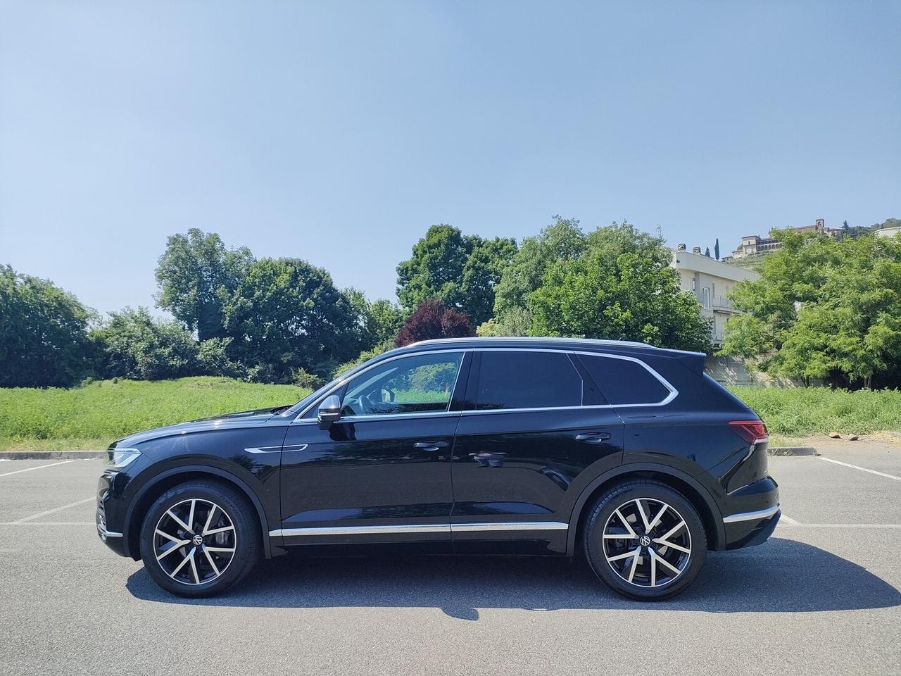 VOLKSWAGEN Touareg 3.0 V6 tdi Elegance 286cv tiptronic