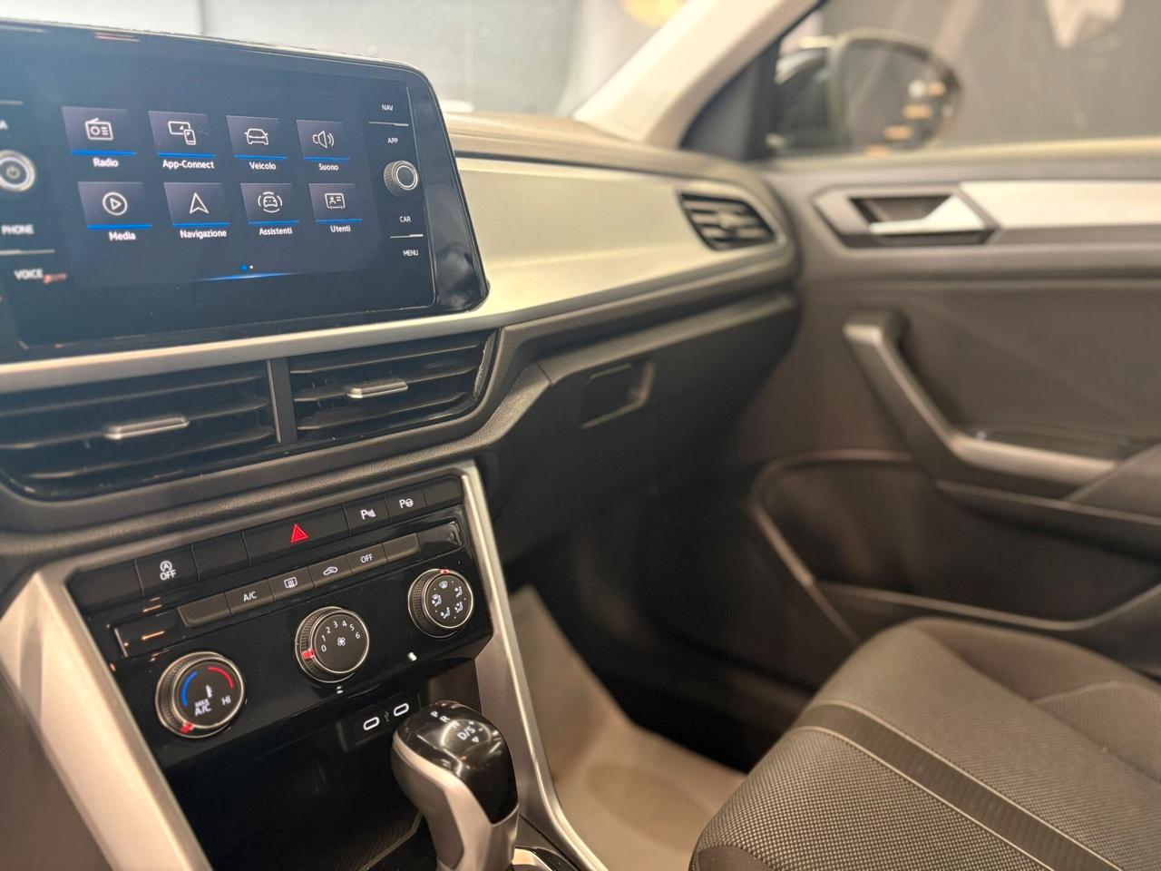 Volkswagen T-Roc 1.5 TSI 150 CV DSG 28.000 KM 2023