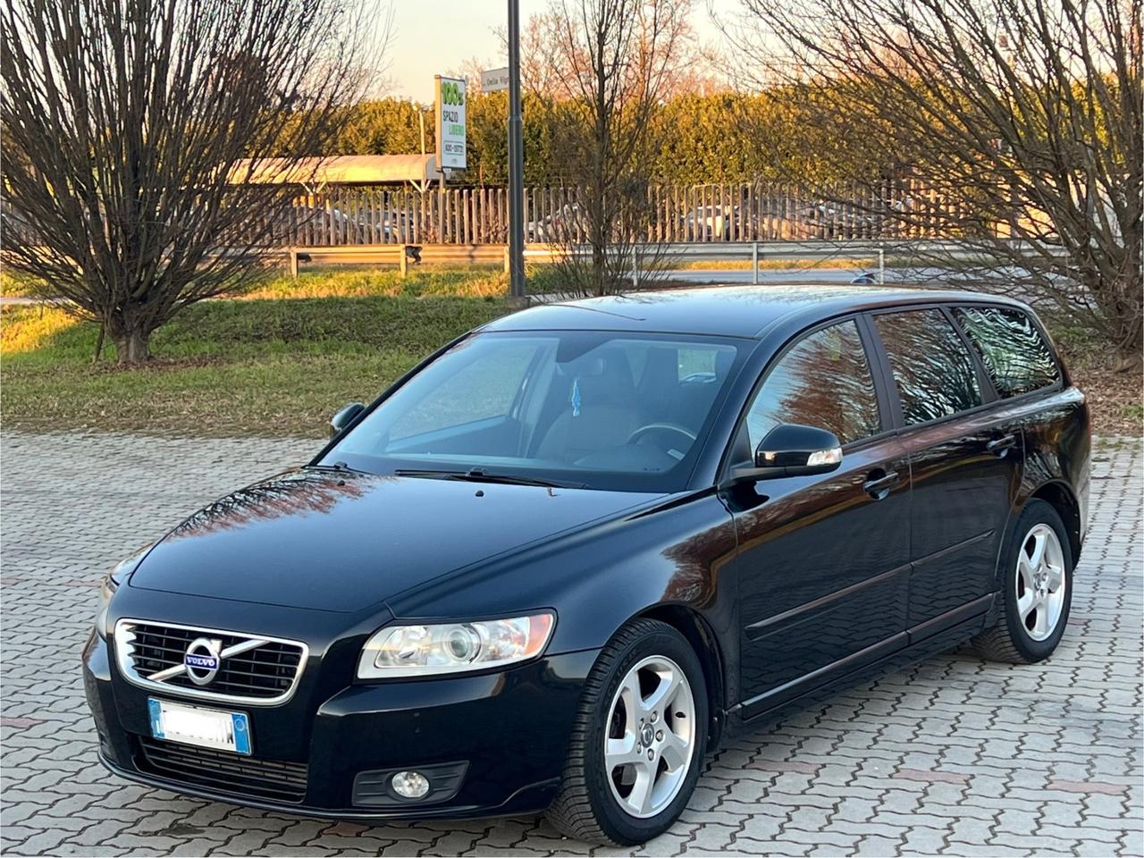 Volvo V50 D2 R-design