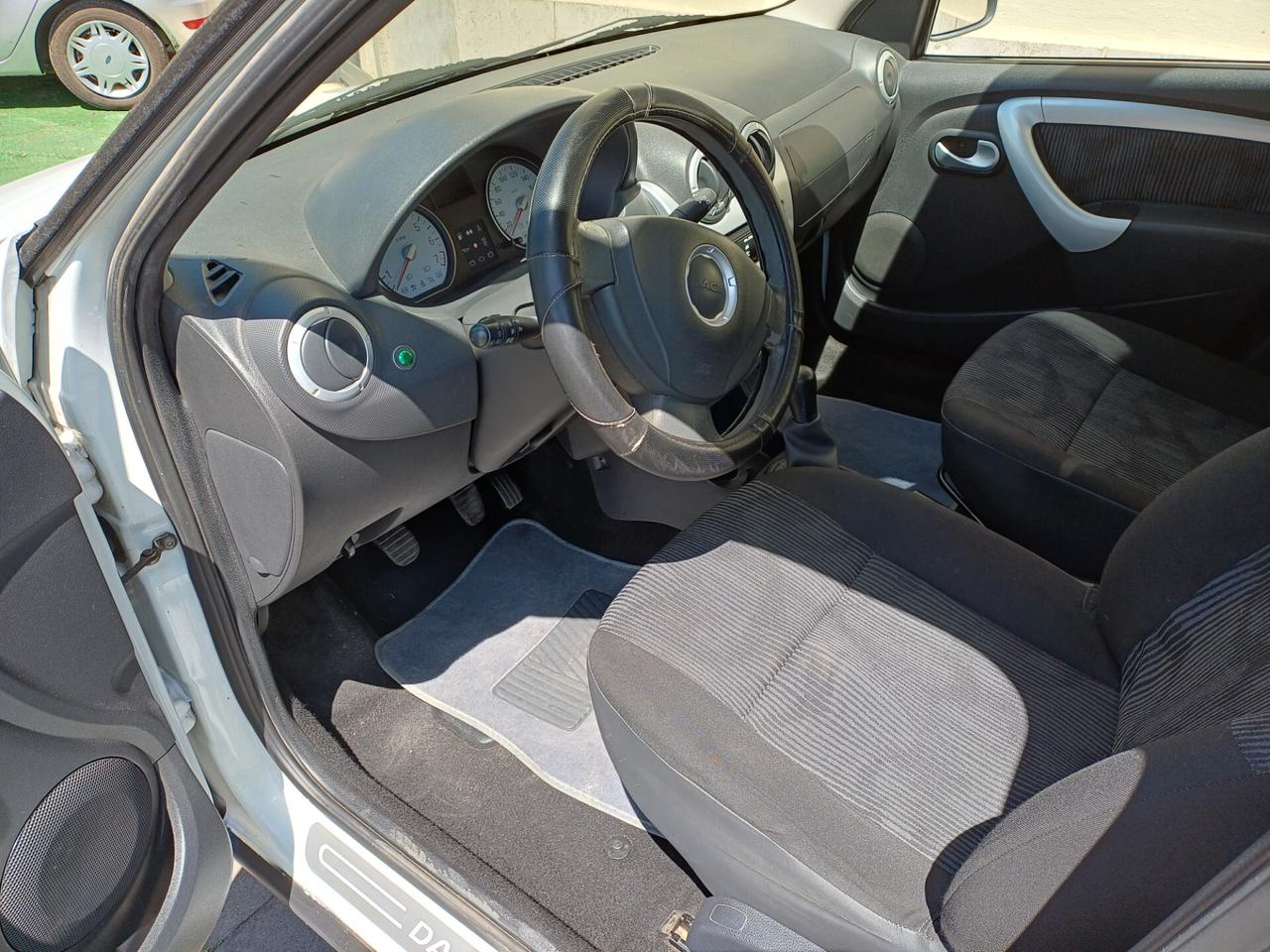Dacia Logan MCV 1.6 85CV 5 posti