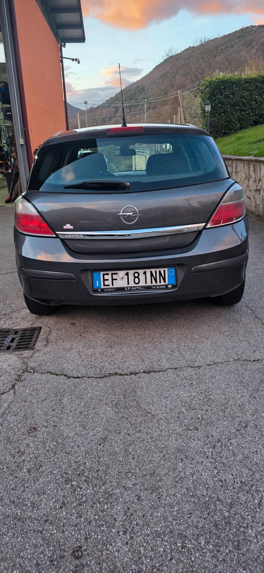 Opel Astra 1.4 16V GPL-TECH 5 porte Enjoy