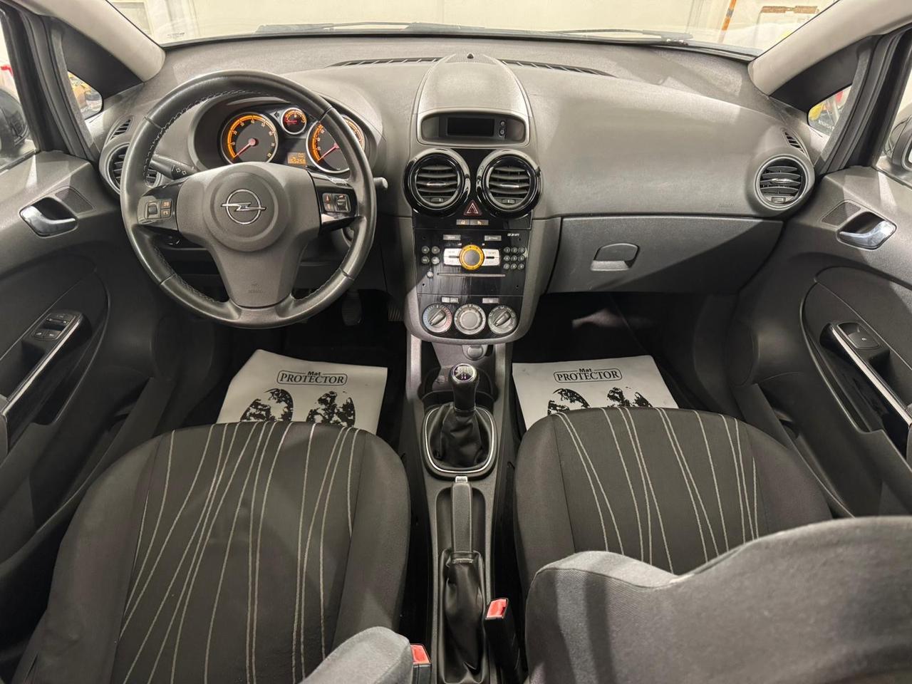 Opel Corsa 1.2 5 porte Club* NEOPATENTATI *