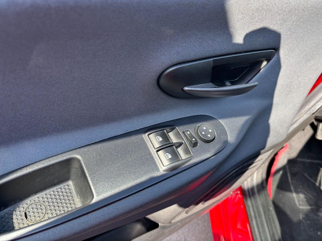 Lancia Ypsilon 0.9 TwinAir 85 CV 5 porte Metano Ecochic Platinum