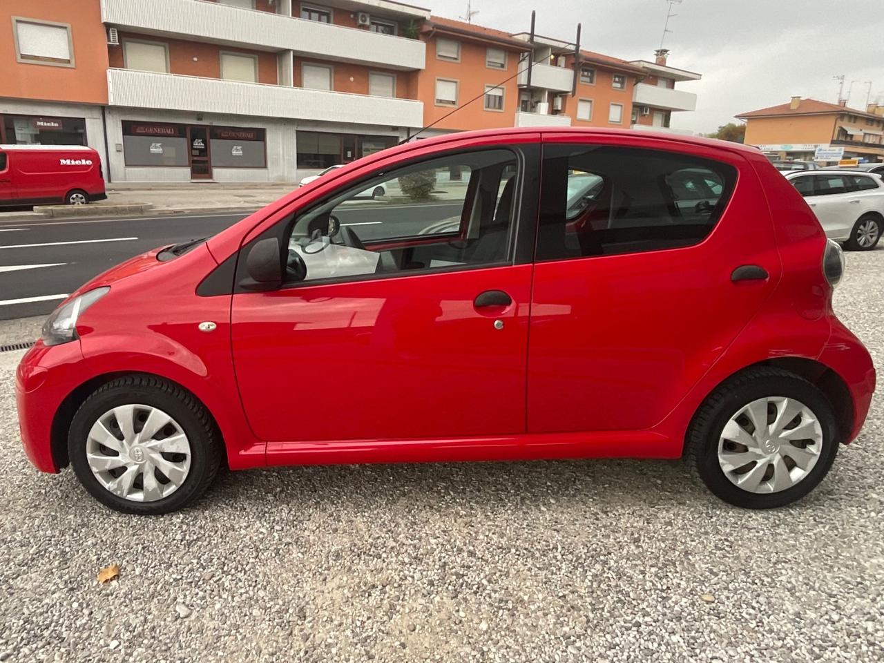 Toyota Aygo 1.0 12V VVT-i 5 porte Active Connect