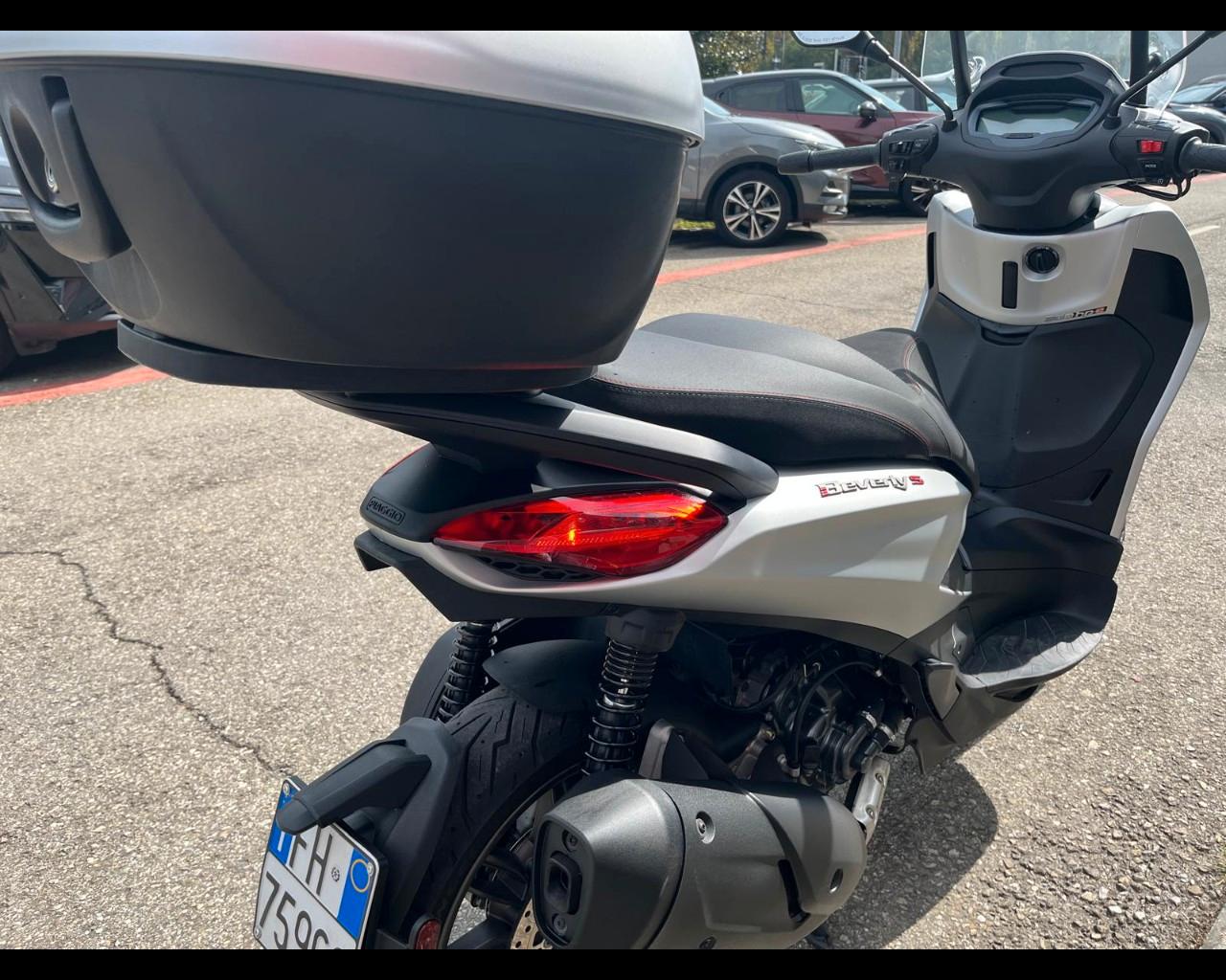 PIAGGIO Beverly - Beverly 300 ie S Abs-asr my21