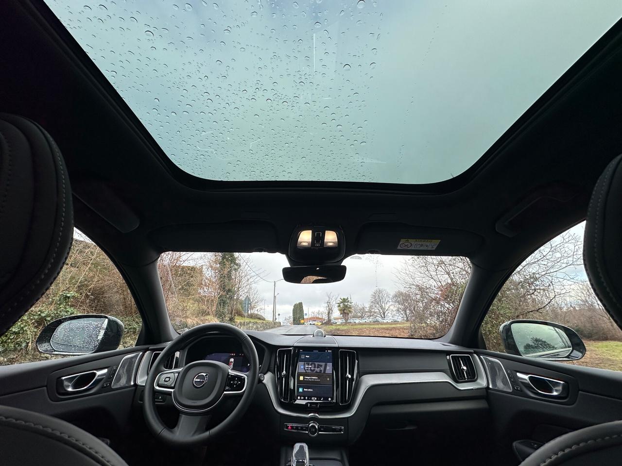 Volvo XC 60 T6 Plug-in hybrid Ultra Dark - 2025