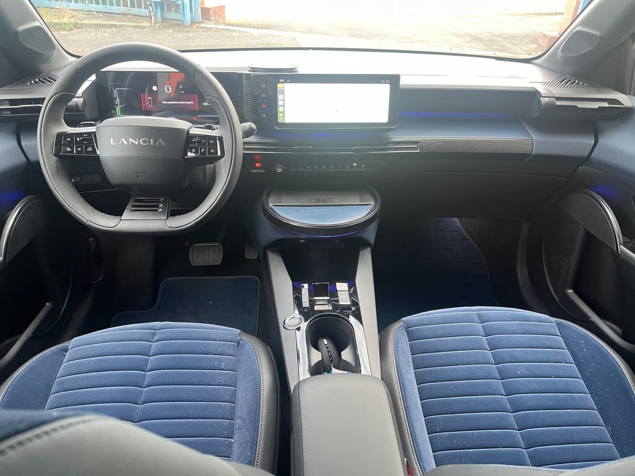 Lancia Ypsilon Hybrid DCT Edizione Cassina-Km17500-