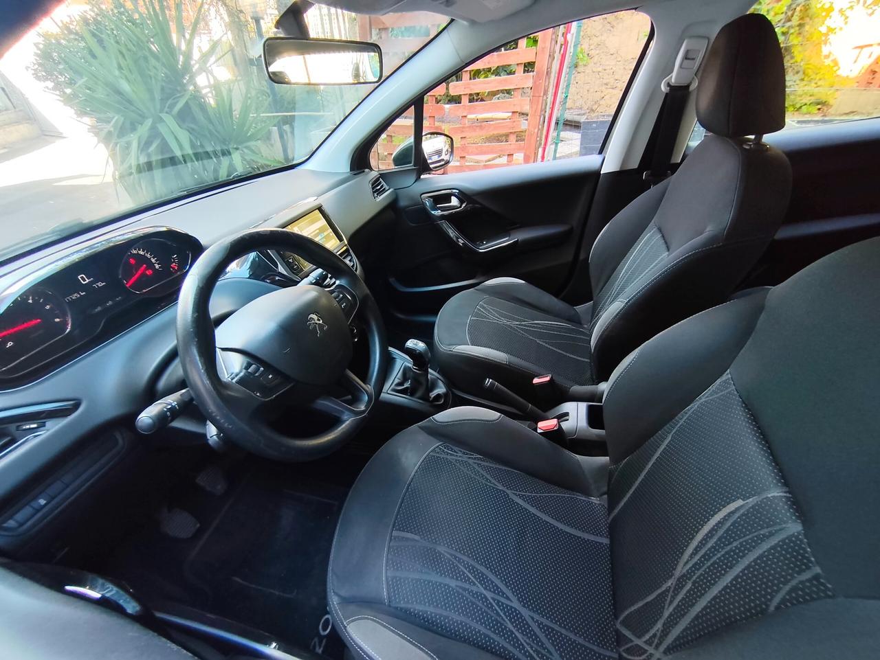 Peugeot 208 1.4 HDi 68 CV 2014