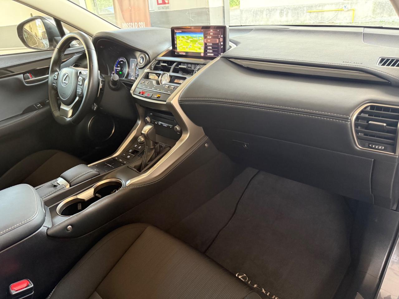 Lexus NX 300h Hybrid Business