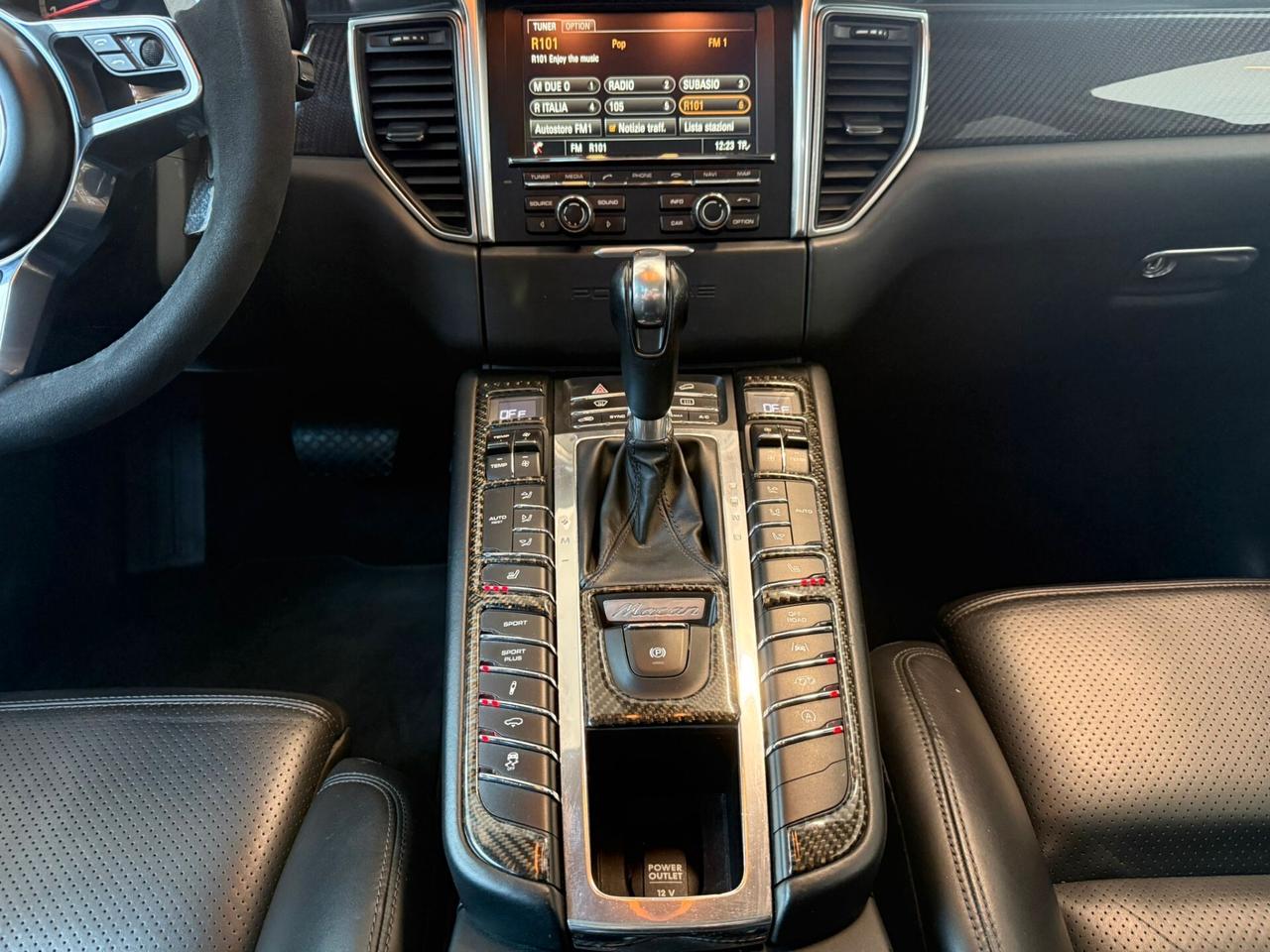 Porsche Macan 3.6 Turbo full optional GANCIO TRAINO+CHRONO+CARBO+SCARICO+DOPPIO TETTO