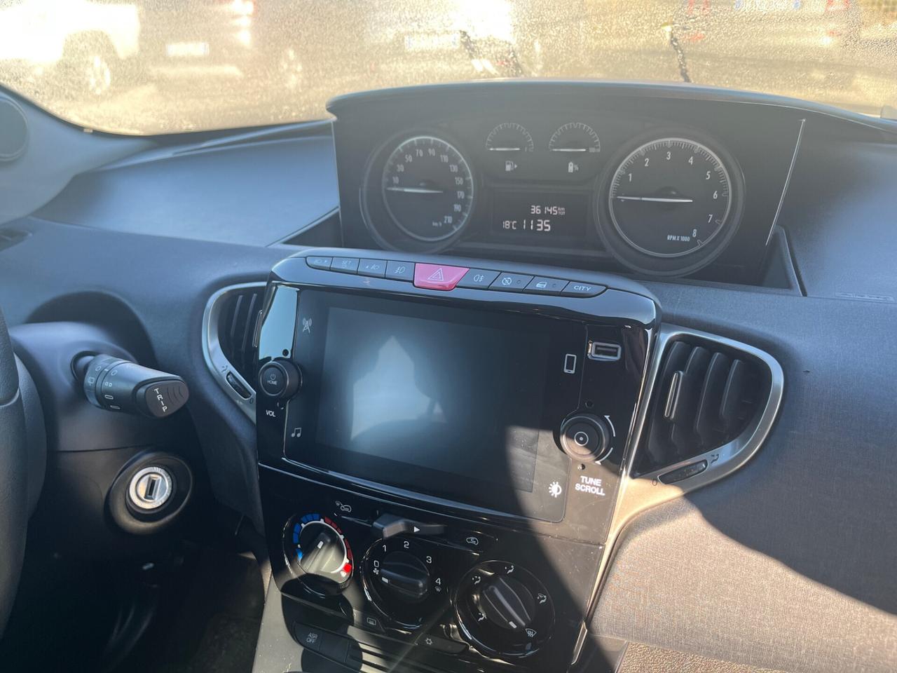 Lancia Ypsilon 1.0 FireFly 5 porte S&S Hybrid Gold Plus