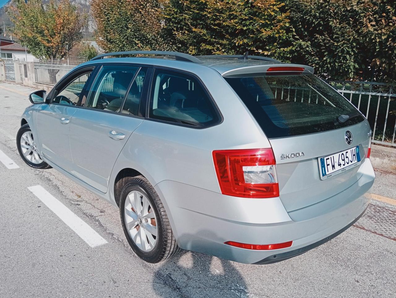 Skoda Octavia 1.6 TDI SCR 115 CV DSG Wagon Style