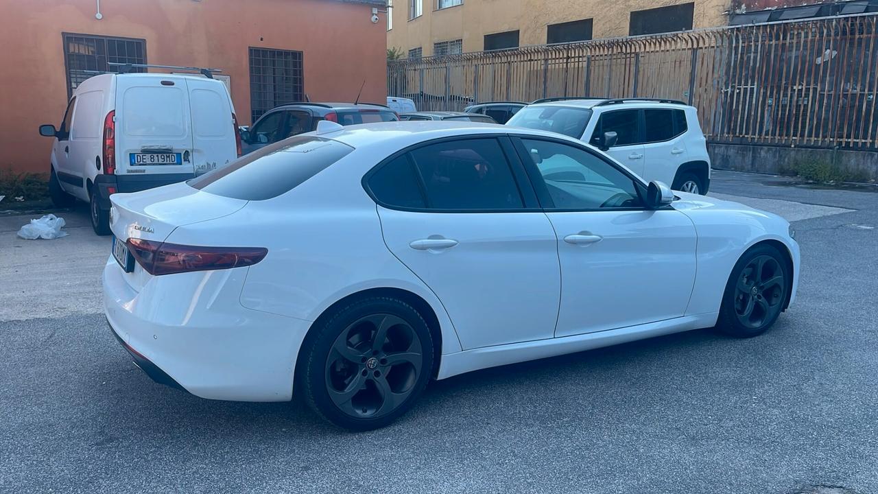 Alfa Romeo Giulia 2.2 Turbodiesel 180 CV Super
