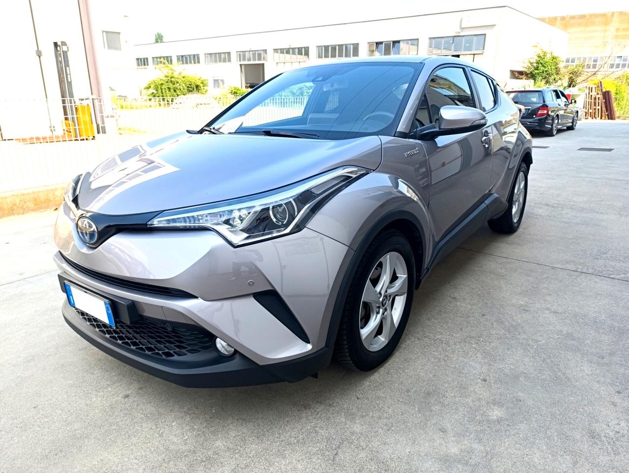 Toyota C-HR 1.8 Hybrid E-CVT Active