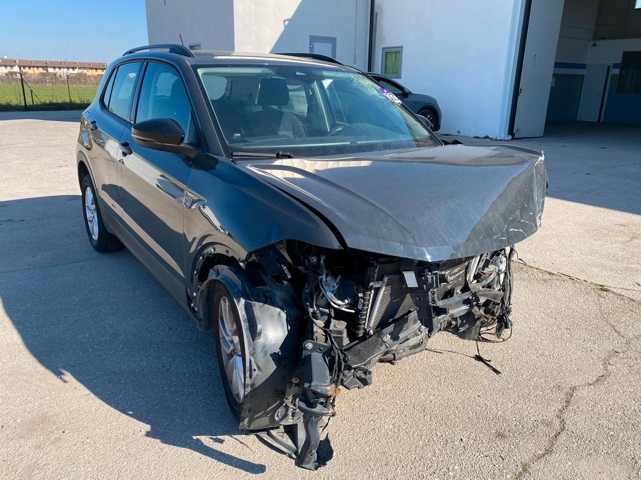 Volkswagen T-Cross 1.0 tsi 95cv INCIDENTATA